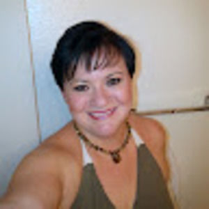 Meet your Posher, Mona